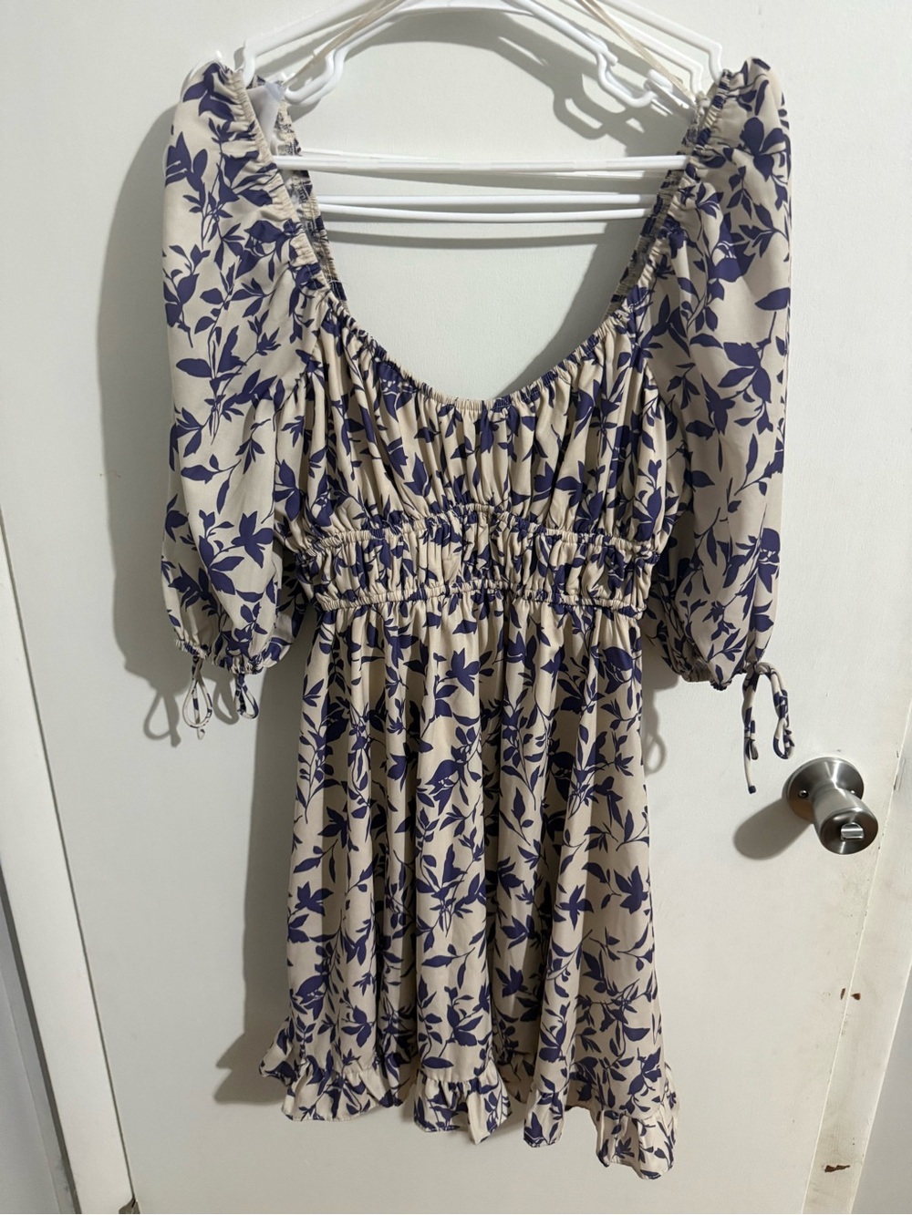 Beige Floral Puff-Sleeve Women’s Dress